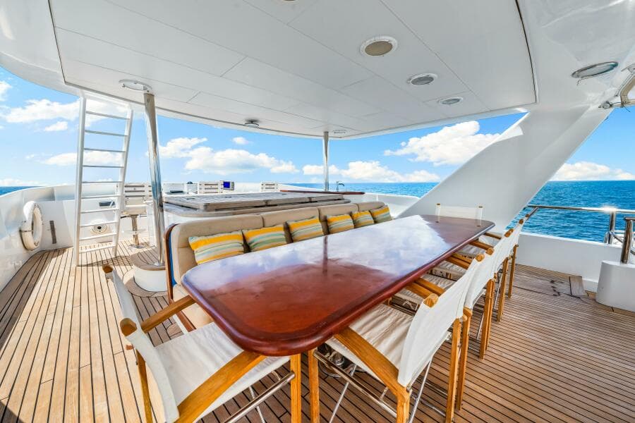 1996 Palmer Johnson TRI-DECK FB