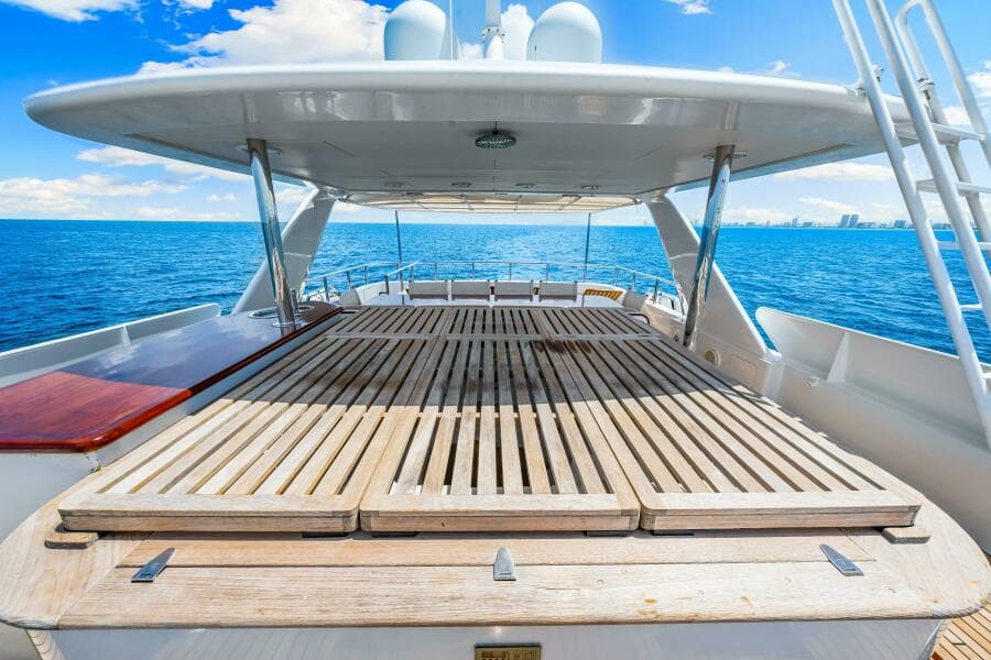 1996 Palmer Johnson TRI-DECK FB