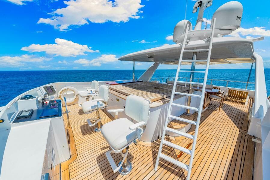 1996 Palmer Johnson TRI-DECK FB