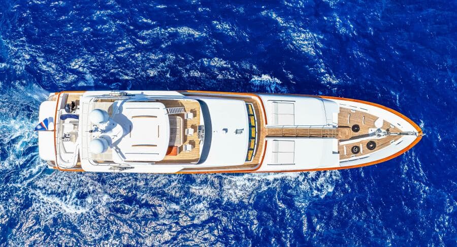 1996 Palmer Johnson TRI-DECK FB