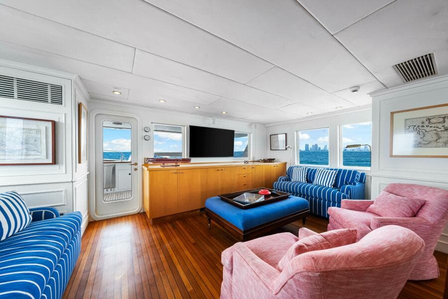 1996 Palmer Johnson TRI-DECK FB