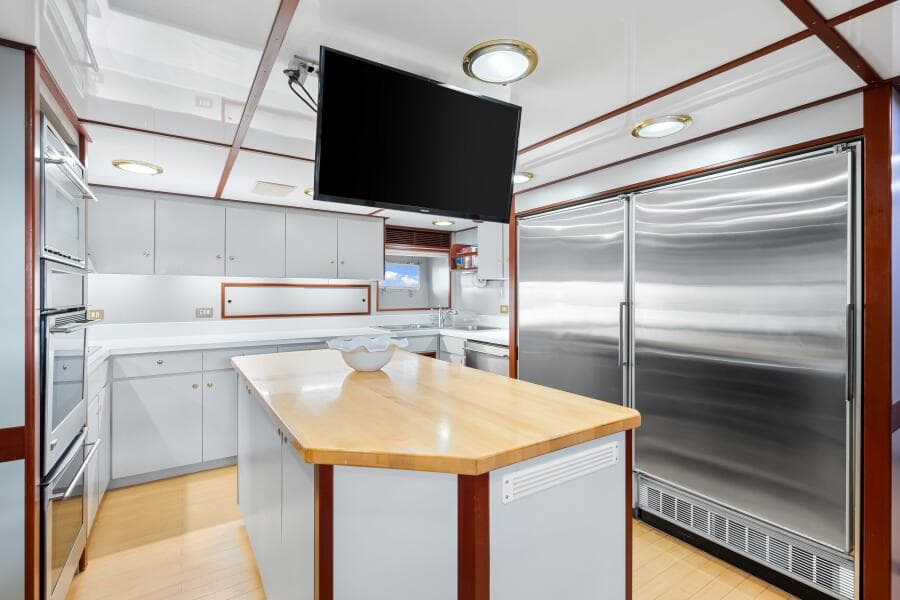 1996 Palmer Johnson TRI-DECK FB