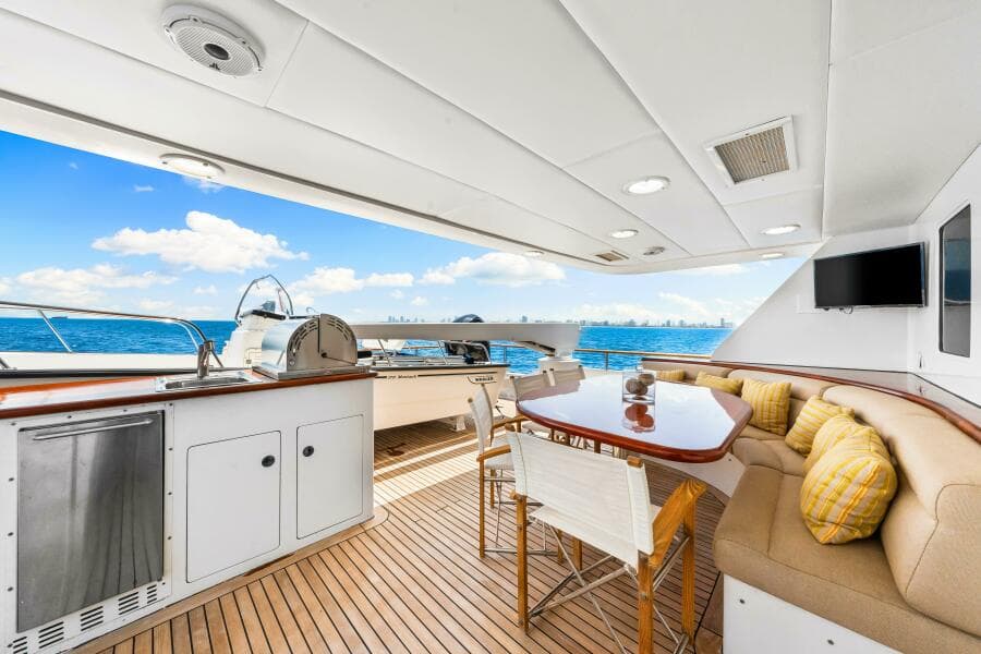 1996 Palmer Johnson TRI-DECK FB