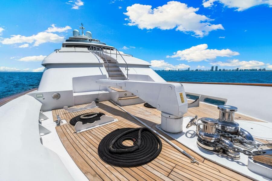 1996 Palmer Johnson TRI-DECK FB