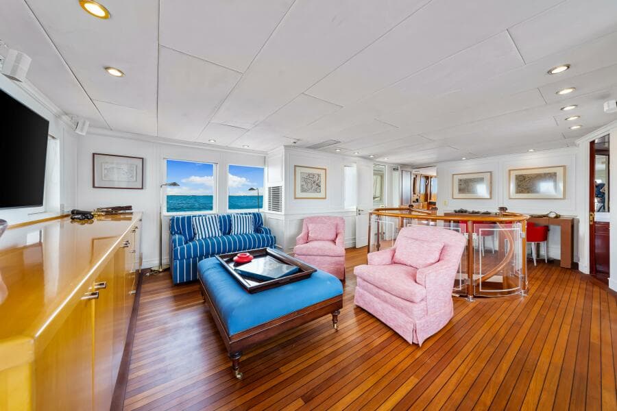 1996 Palmer Johnson TRI-DECK FB