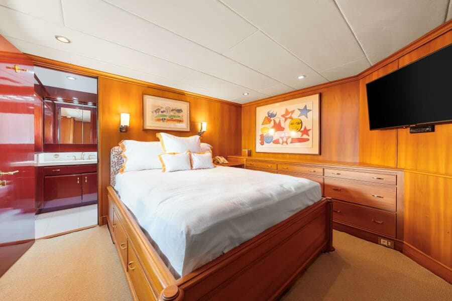 1996 Palmer Johnson TRI-DECK FB