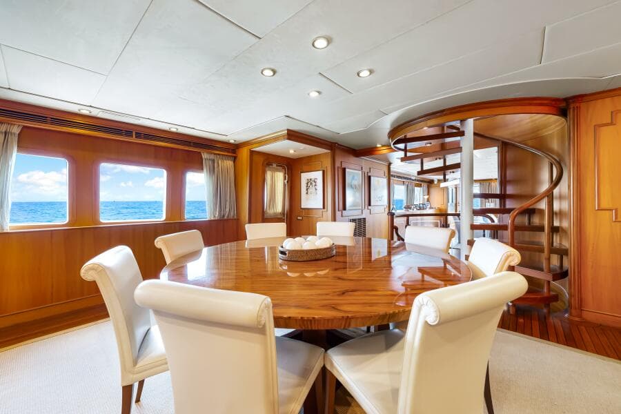 1996 Palmer Johnson TRI-DECK FB