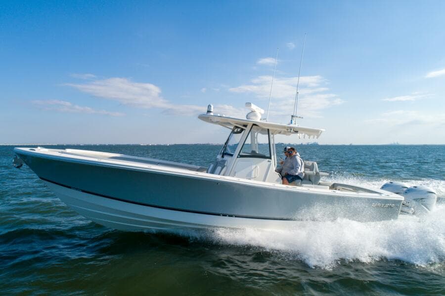 2022 Regulator 34 01