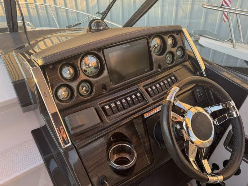 2018 Monterey 295 SY