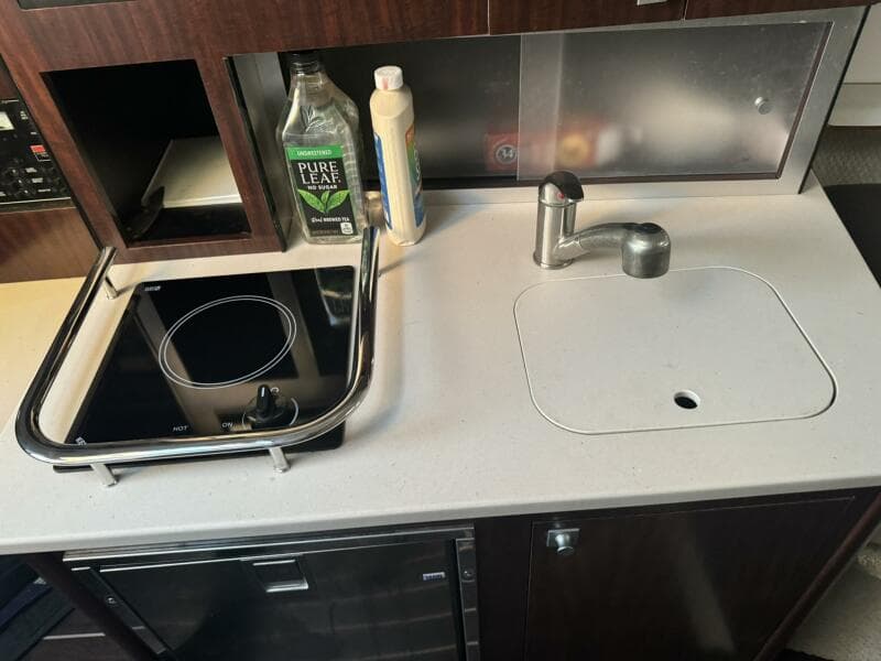 2018 Monterey 295 SY