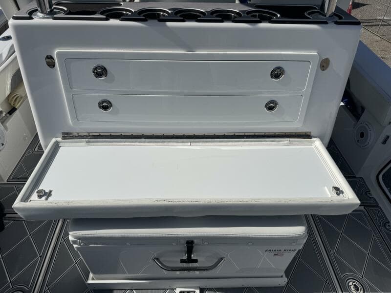 2023 Front Runner 36 CC