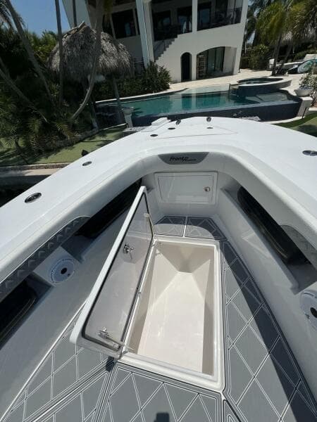 2023 Front Runner 36 CC