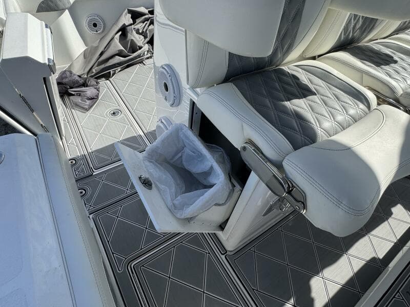 2023 Front Runner 36 CC