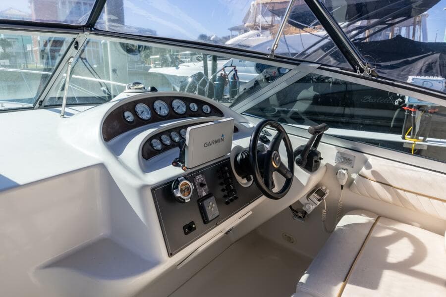 2000 Monterey 322 Cruiser