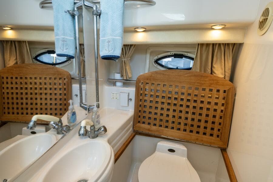 2000 Monterey 322 Cruiser