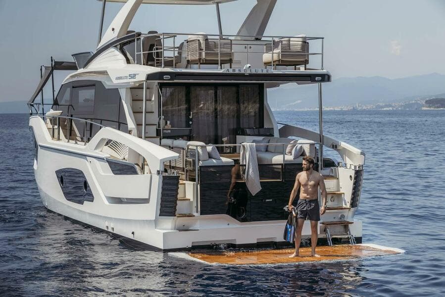 2026 Absolute 52 Fly