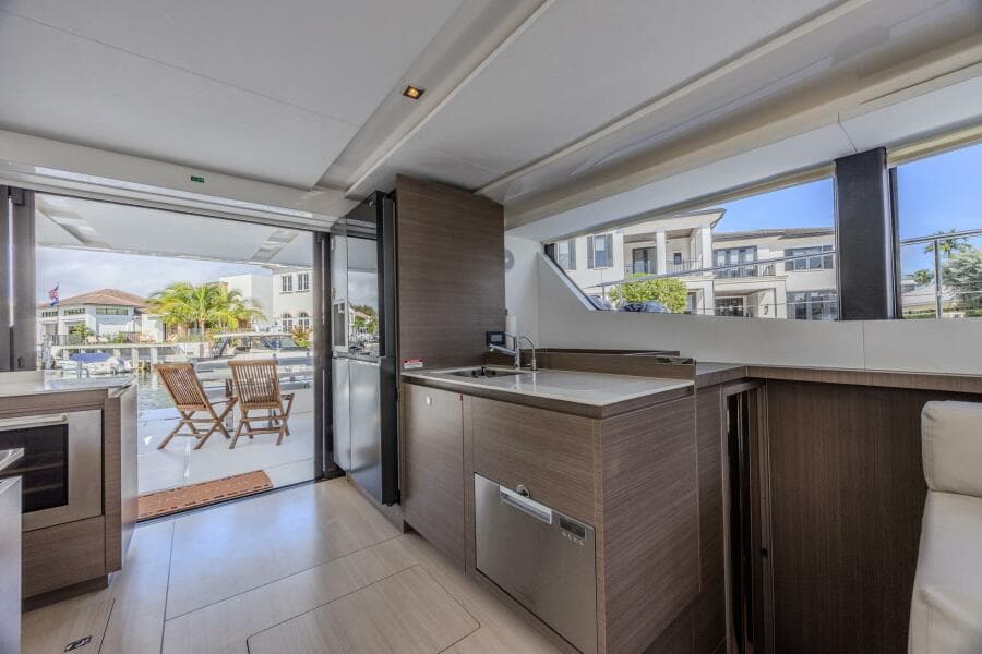 2024 Leopard 53 Powercat