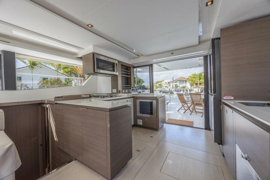 2024 Leopard 53 Powercat