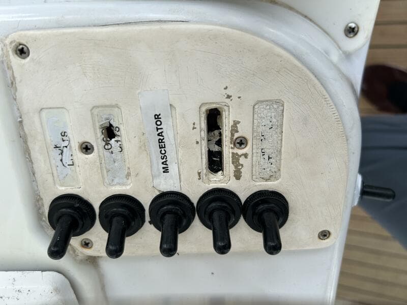 2000 Stolper 3800 Tournament Express