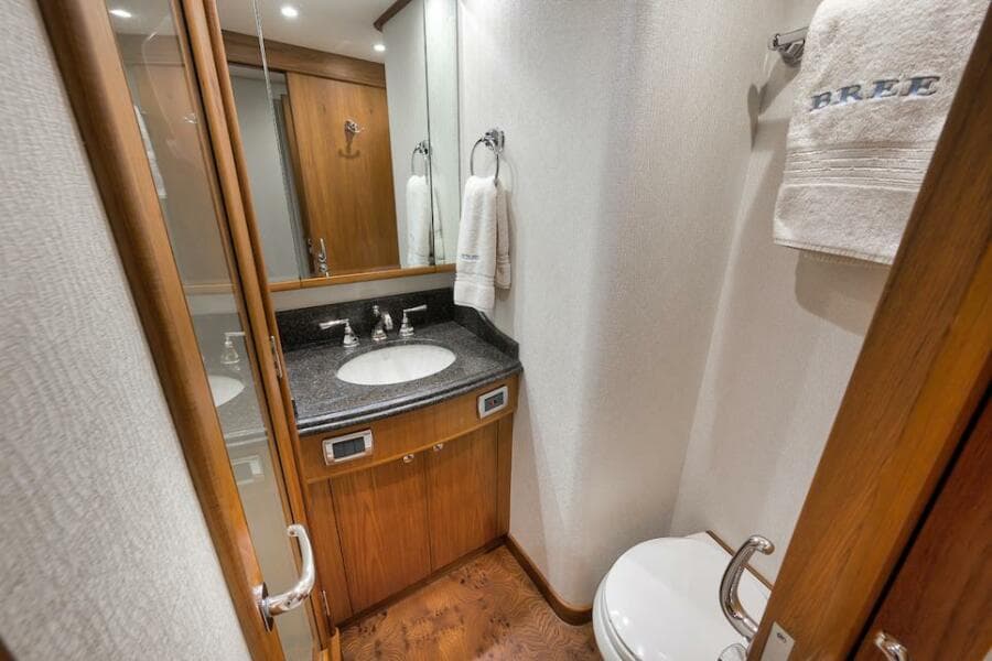 2016 Merritt 86' Enclosed Flybridge