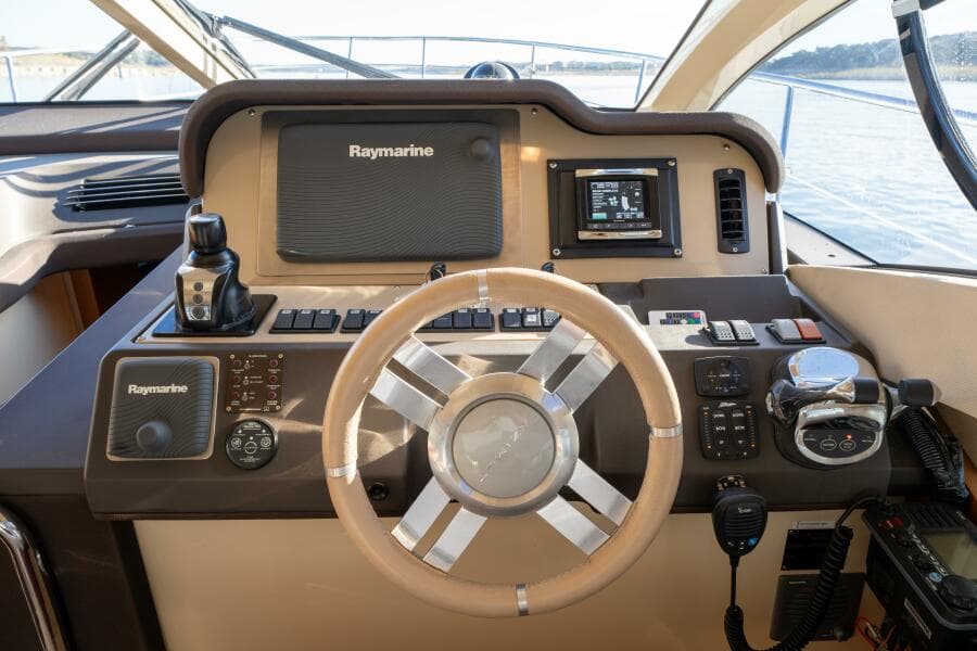 2013 Azimut 40 Flybridge