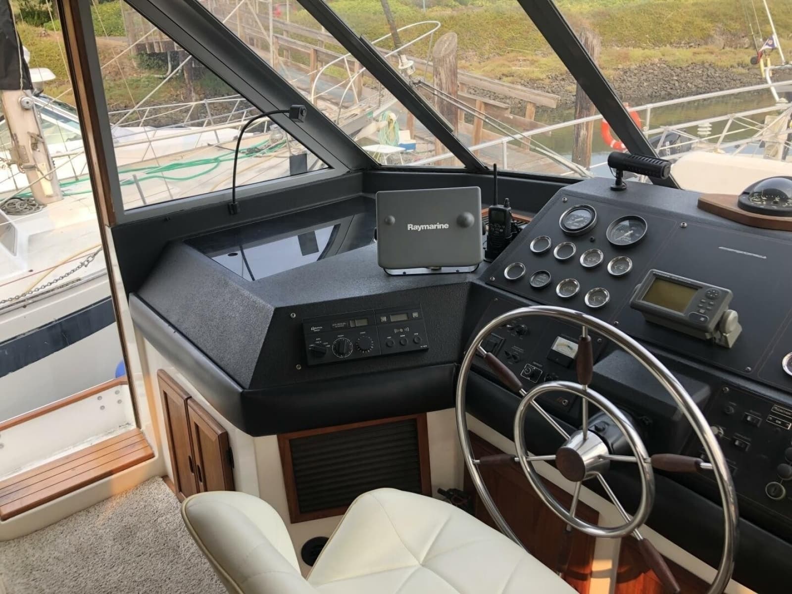 1985 Bayliner 4550 Motoryacht - Photo 46