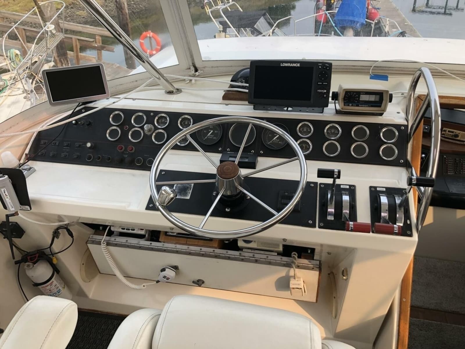 1985 Bayliner 4550 Motoryacht - Photo 57