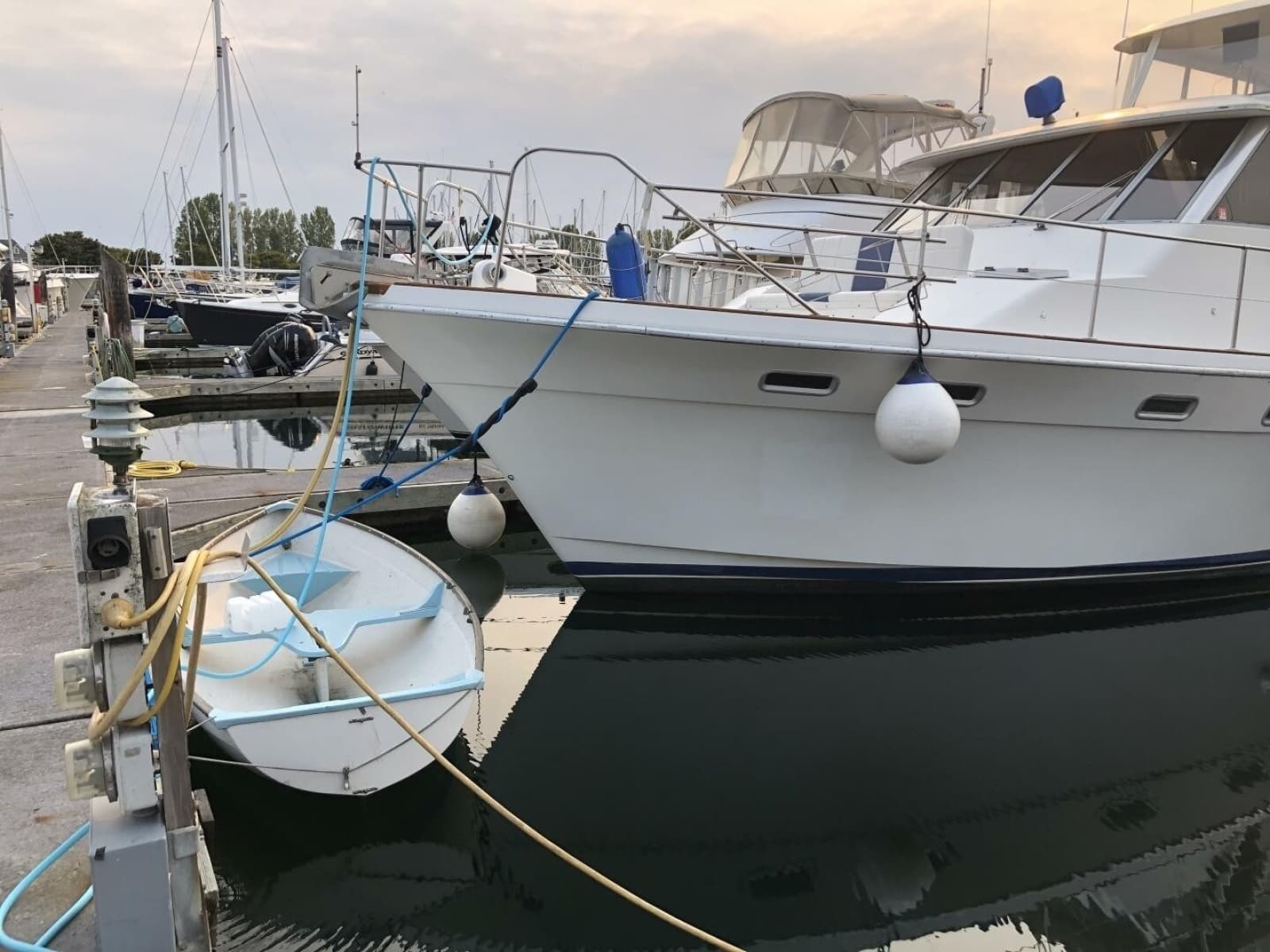 1985 Bayliner 4550 Motoryacht - Photo 3