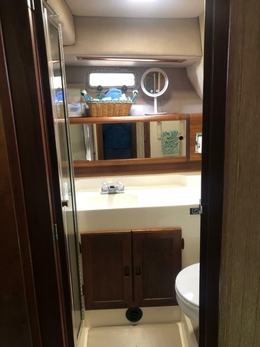 1985 Bayliner 4550 Motoryacht - Photo 42
