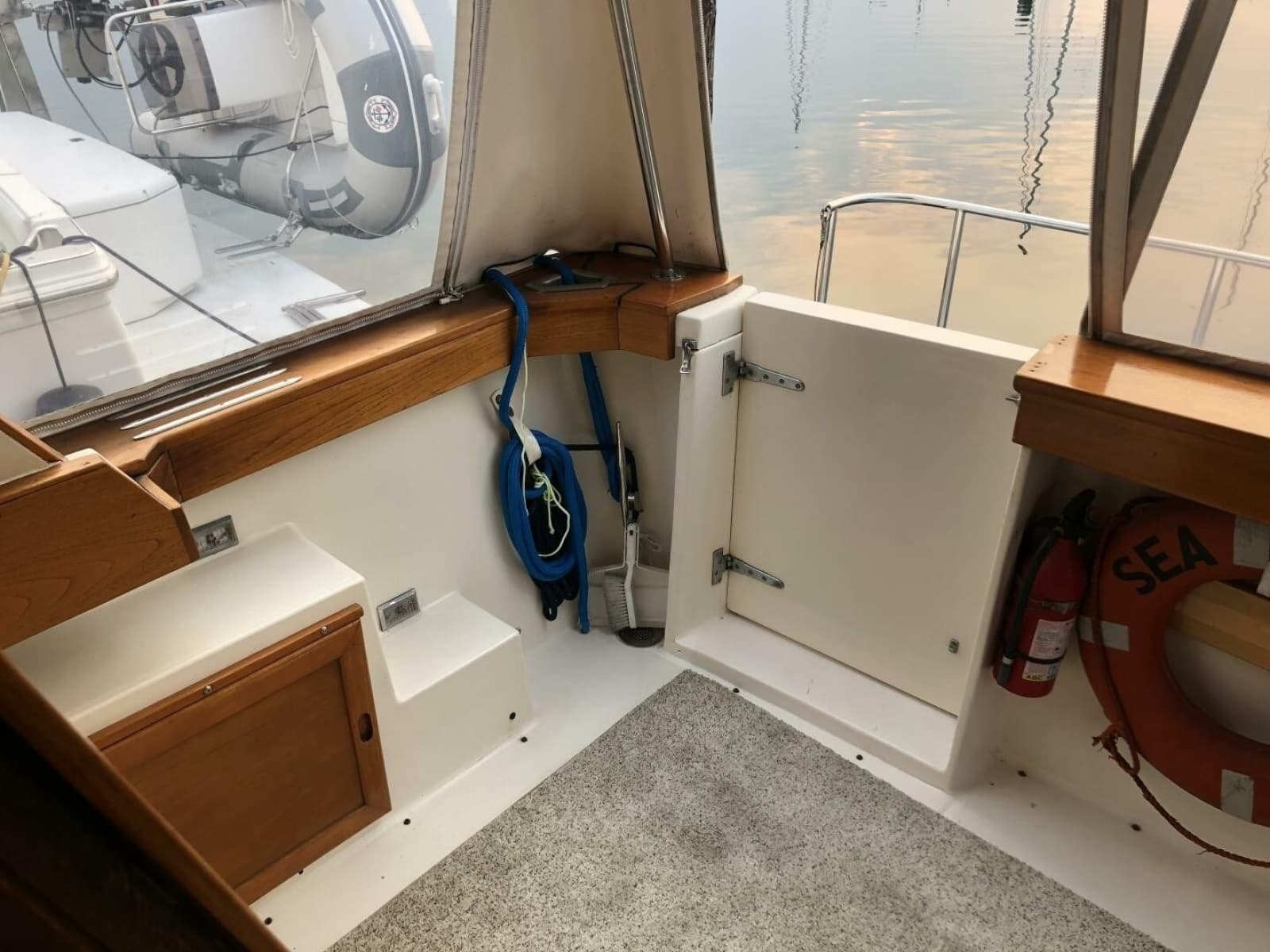 1985 Bayliner 4550 Motoryacht - Photo 11