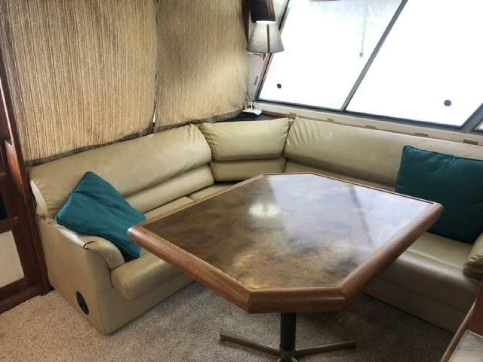 1985 Bayliner 4550 Motoryacht - Photo 14