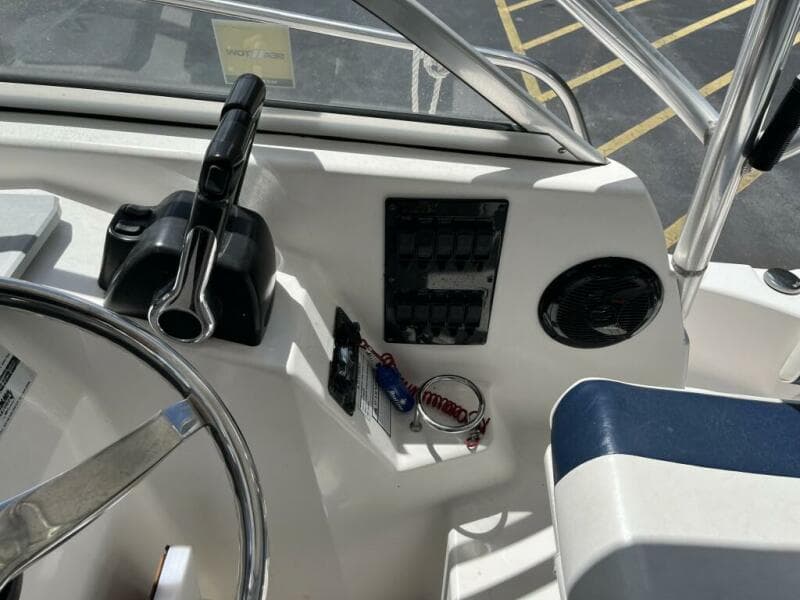 2006 Century 2400 WA - Photo 5