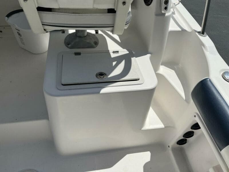 2006 Century 2400 WA - Photo 7