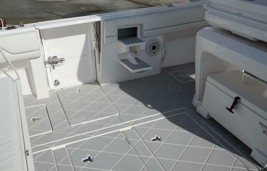 Talan't Show - Intrepid 40