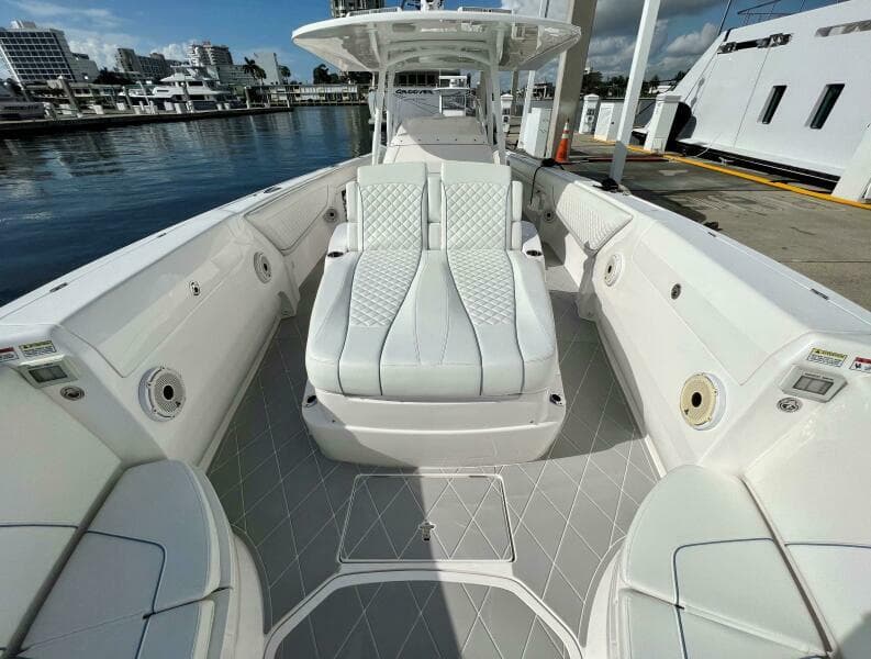 Talan't Show - Intrepid 40