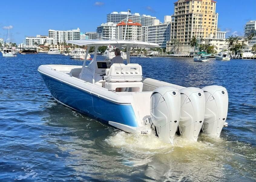 Talan't Show - Intrepid 40