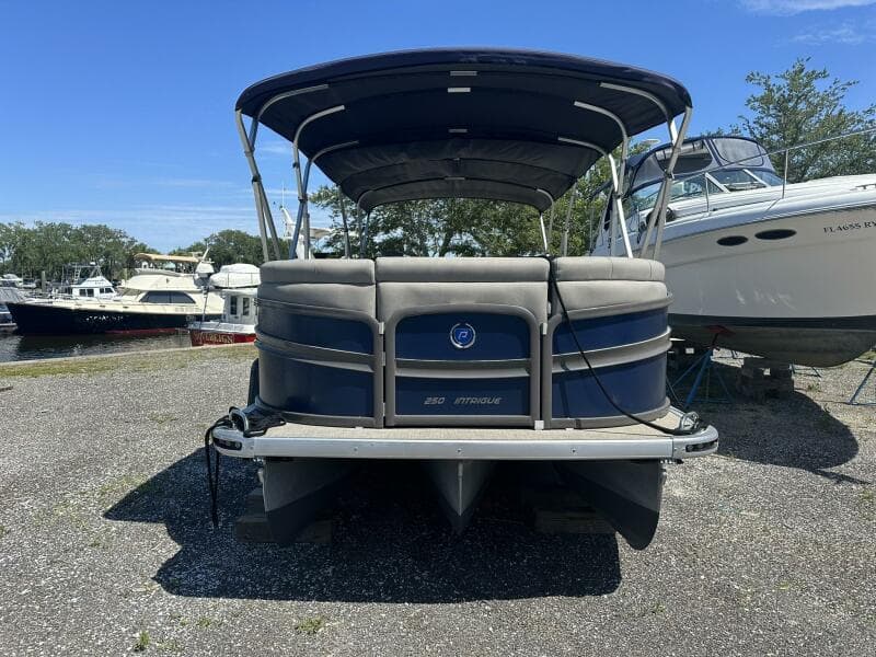 2023 Premier 250 INTRIGUE RL