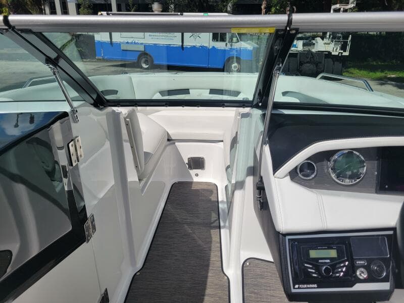 2022 Four Winns HD3