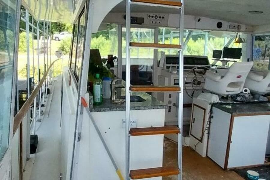 1976 Bertram Flybridge MY