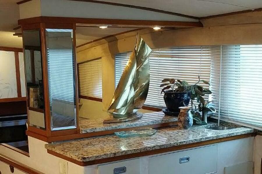 1976 Bertram Flybridge MY