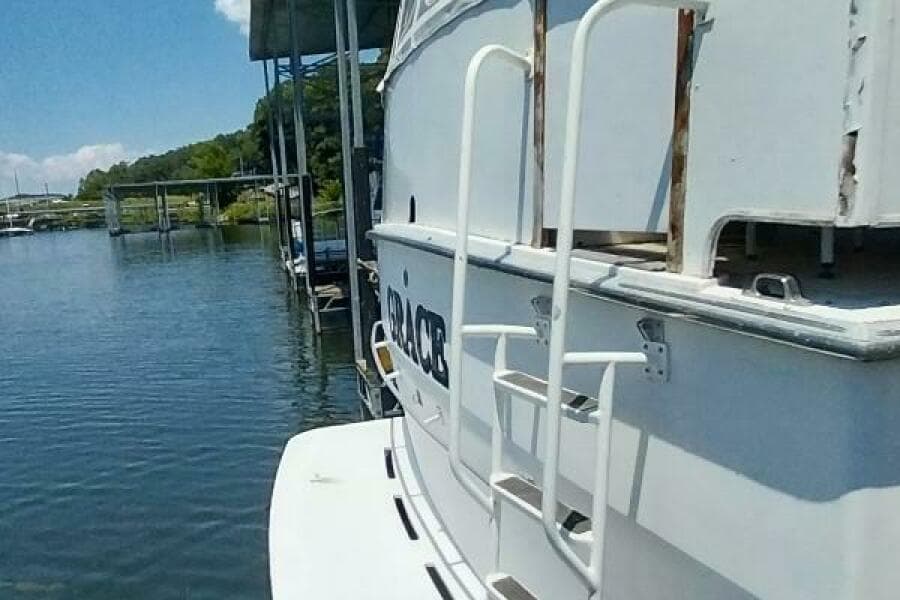 1976 Bertram Flybridge MY