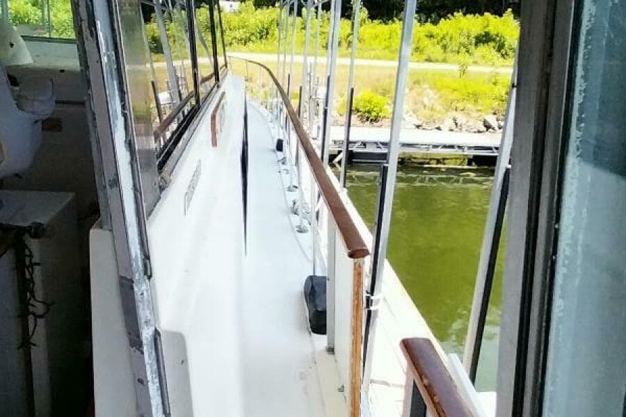 1976 Bertram Flybridge MY