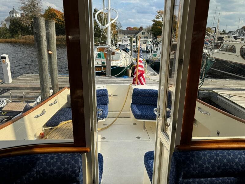 2005 Hinckley Talaria 44 Motor Yacht