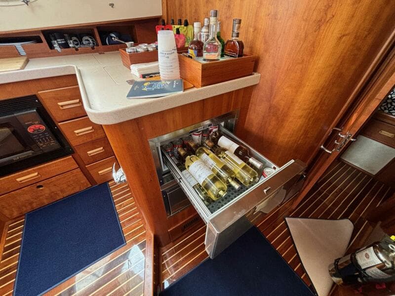 2005 Hinckley Talaria 44 Motor Yacht