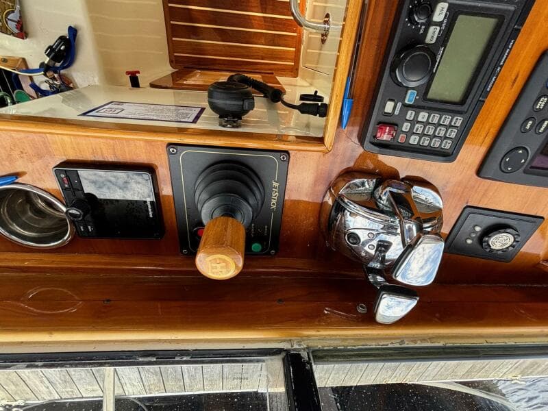 2005 Hinckley Talaria 44 Motor Yacht