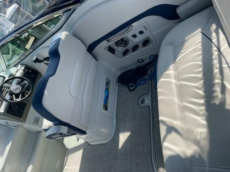 2023 Crownline 