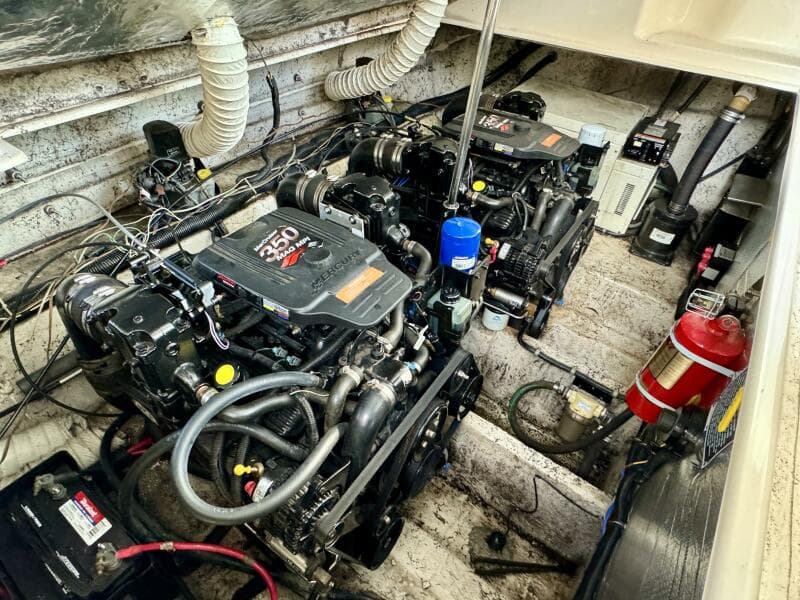 2004 Rinker 342 Fiesta Vee