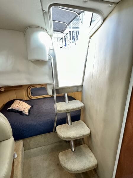 2004 Rinker 342 Fiesta Vee