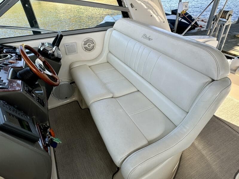 2004 Rinker 342 Fiesta Vee