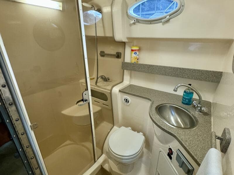 2004 Rinker 342 Fiesta Vee